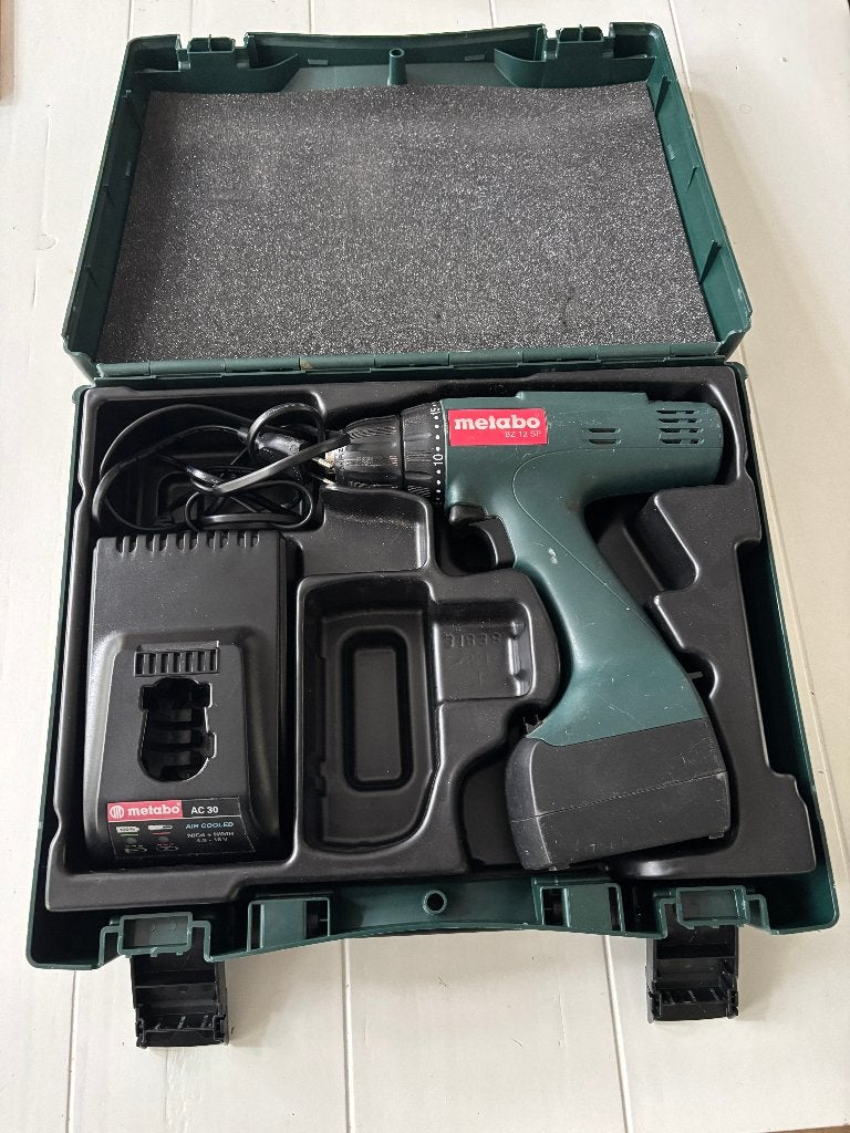 Metabo BZ 12 SP accuboormachine – met accu, lader en koffer, Doe-het-zelf en Verbouw, Ophalen of Verzenden, Gebruikt, Minder dan 400 watt