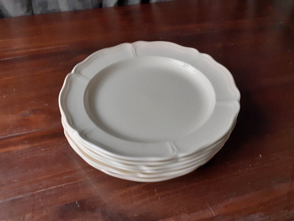 Wedgwood QUEENS PLAIN  Gebaks/Pasteibordjes Ø 18 cm, Ophalen of Verzenden, Zo goed als nieuw, Bord(en), Wedgwood