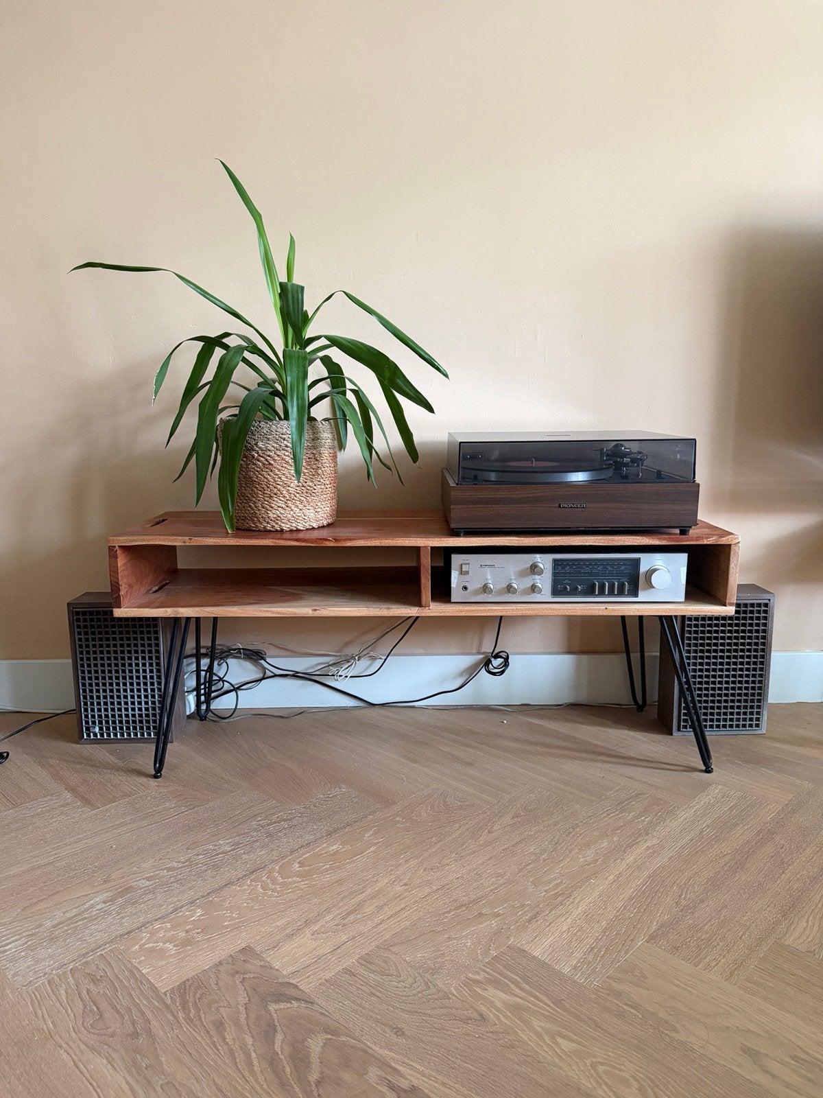 Houten tv meubel / platenspeler kastje, Huis en Inrichting, Ophalen, Gebruikt, 25 tot 50 cm, Minder dan 100 cm