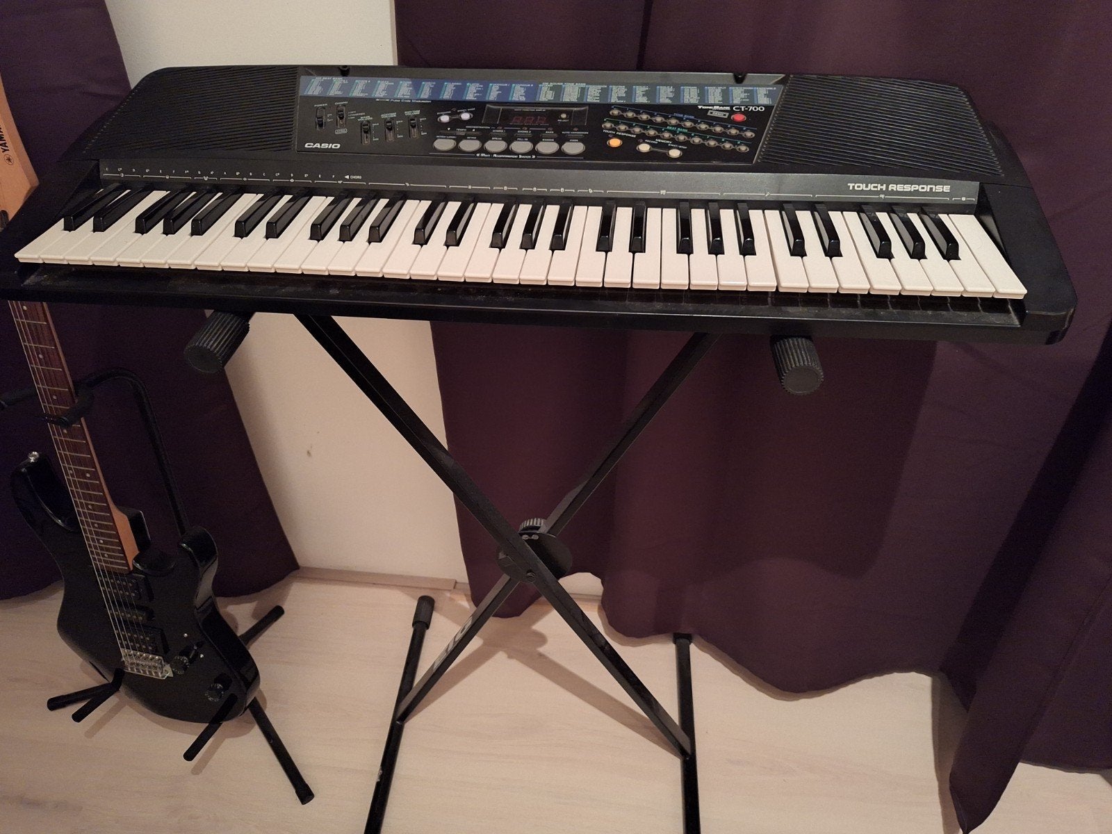 Casio CT-700 keyboard incl standaard haperend geluid, Muziek en Instrumenten, Ophalen, Casio, Aanslaggevoelig, 61 toetsen