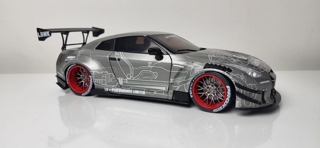 1/18 Solido Nissan GTR R35 LBWK, Ophalen of Verzenden, Zo goed als nieuw, Auto, Solido