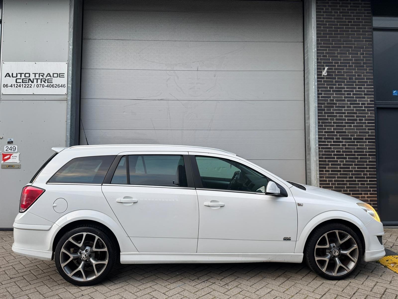 Opel Astra Wagon 1.6 Cosmo OPC Line, Voorwielaandrijving, Gebruikt, Zwart, 116 pk