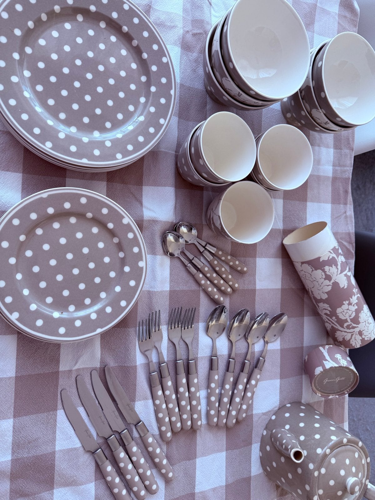 GreenGate Servies en bestek Dotty polka dots set, Ophalen, Keramiek, Zo goed als nieuw, Modern