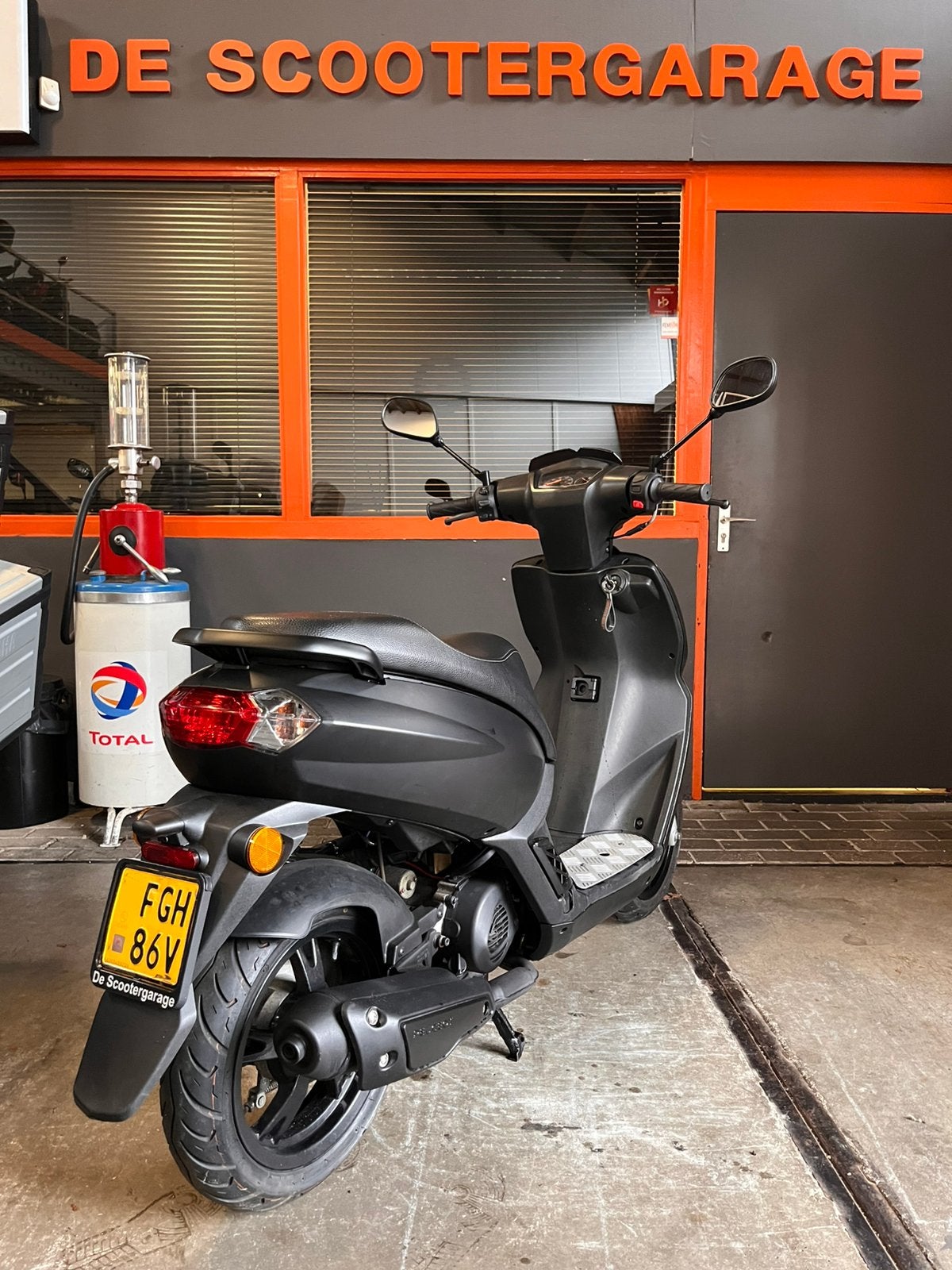 Peugeot kisbee brom 45km 2021, Fietsen en Brommers, Scooters | Peugeot, Peugeot, Gebruikt, Overige modellen, Maximaal 45 km/u
