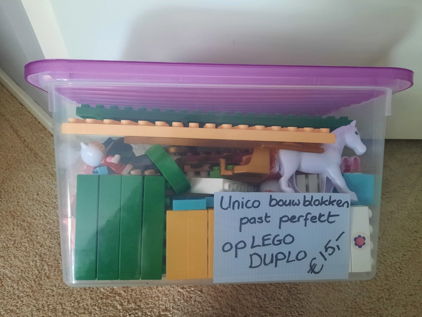 Grote doos met Unico  bouwblokken en grondplaten, Gebruikt, Ophalen of Verzenden, Inclusief minifiguren, Duplo