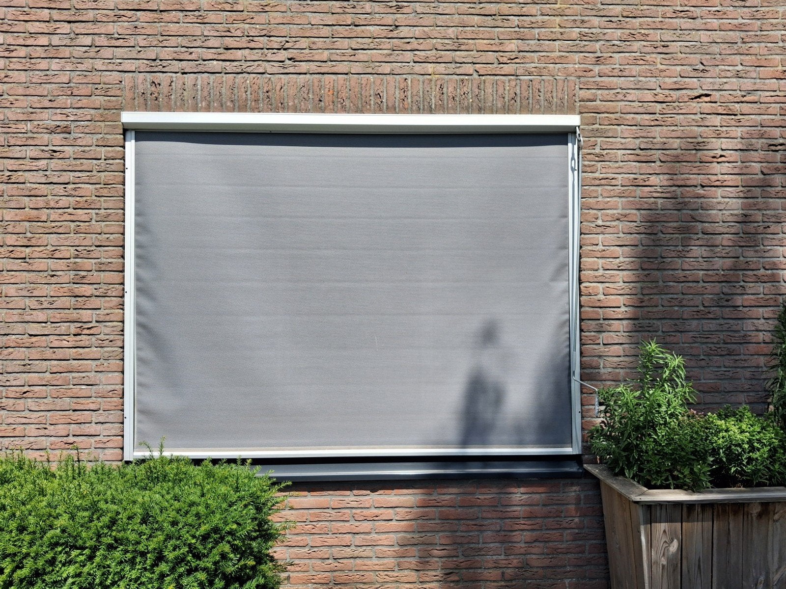 Drie handbediende zonnescreens, Ophalen, Gebruikt
