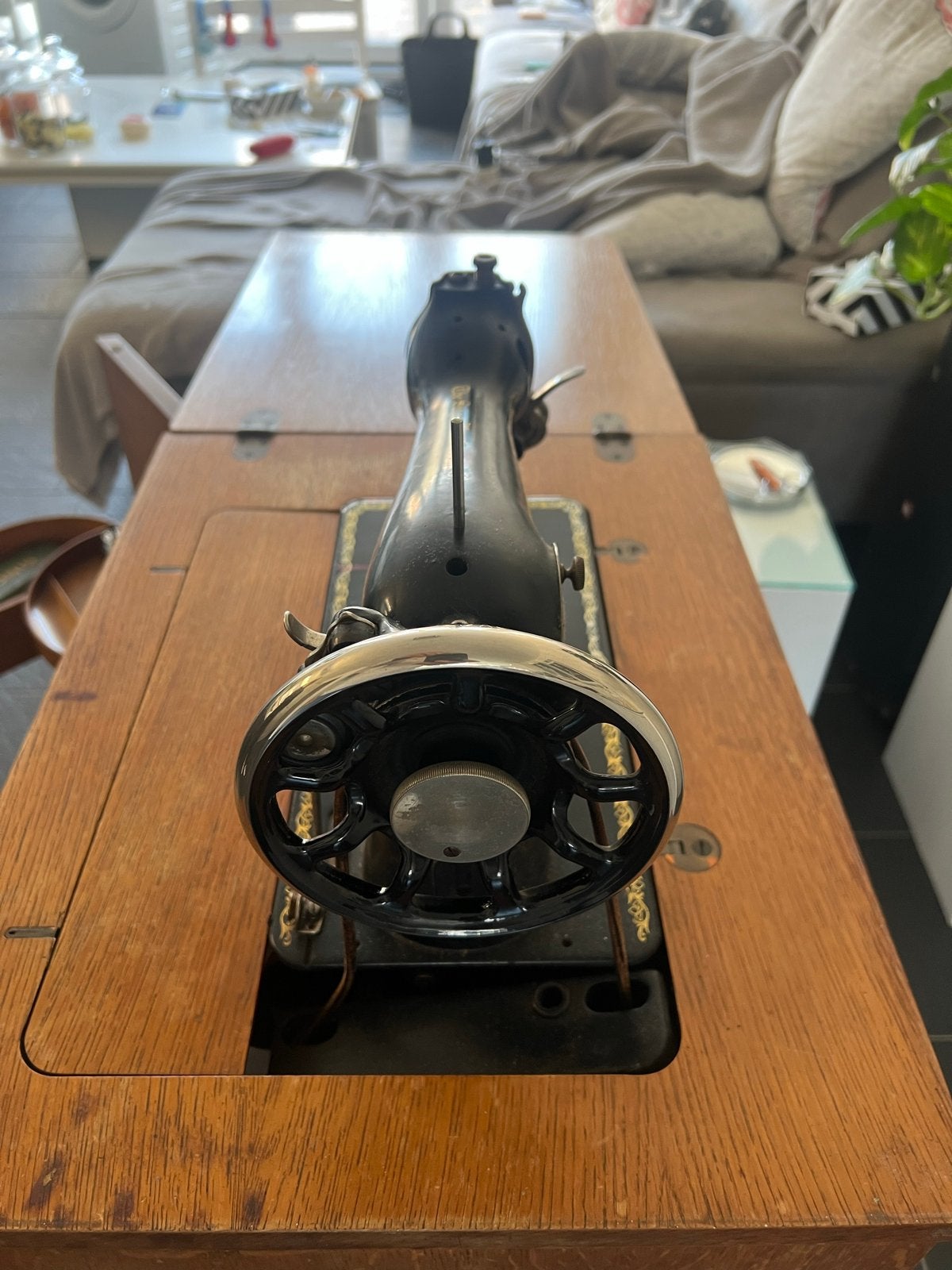 Antieke Singer Naaimachine in Houten Kast, Hobby en Vrije tijd, Naaimachines en Toebehoren, Ophalen, Gebruikt, Naaimachine, Singer