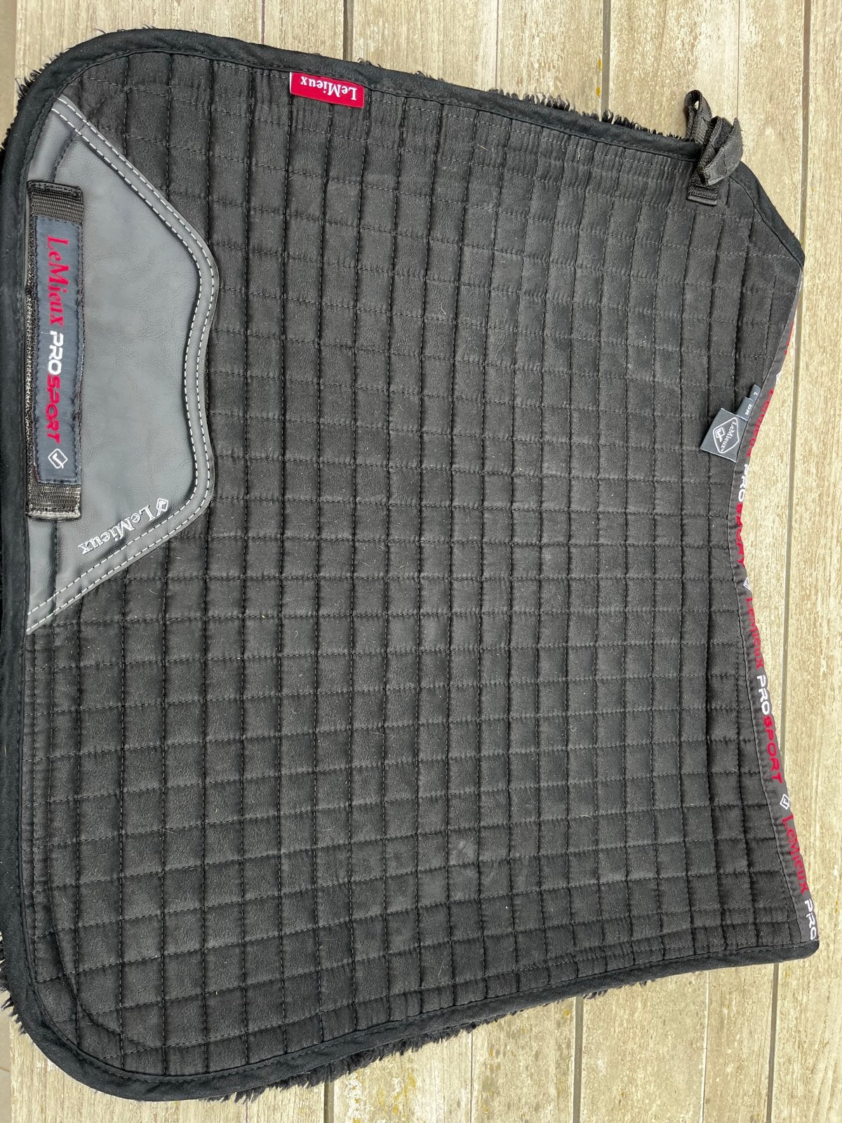 LeMieux Zadeldekje Sensitive Square Dressuur Zwart, Dieren en Toebehoren, Full (L), Ophalen of Verzenden, Zo goed als nieuw, Zwart