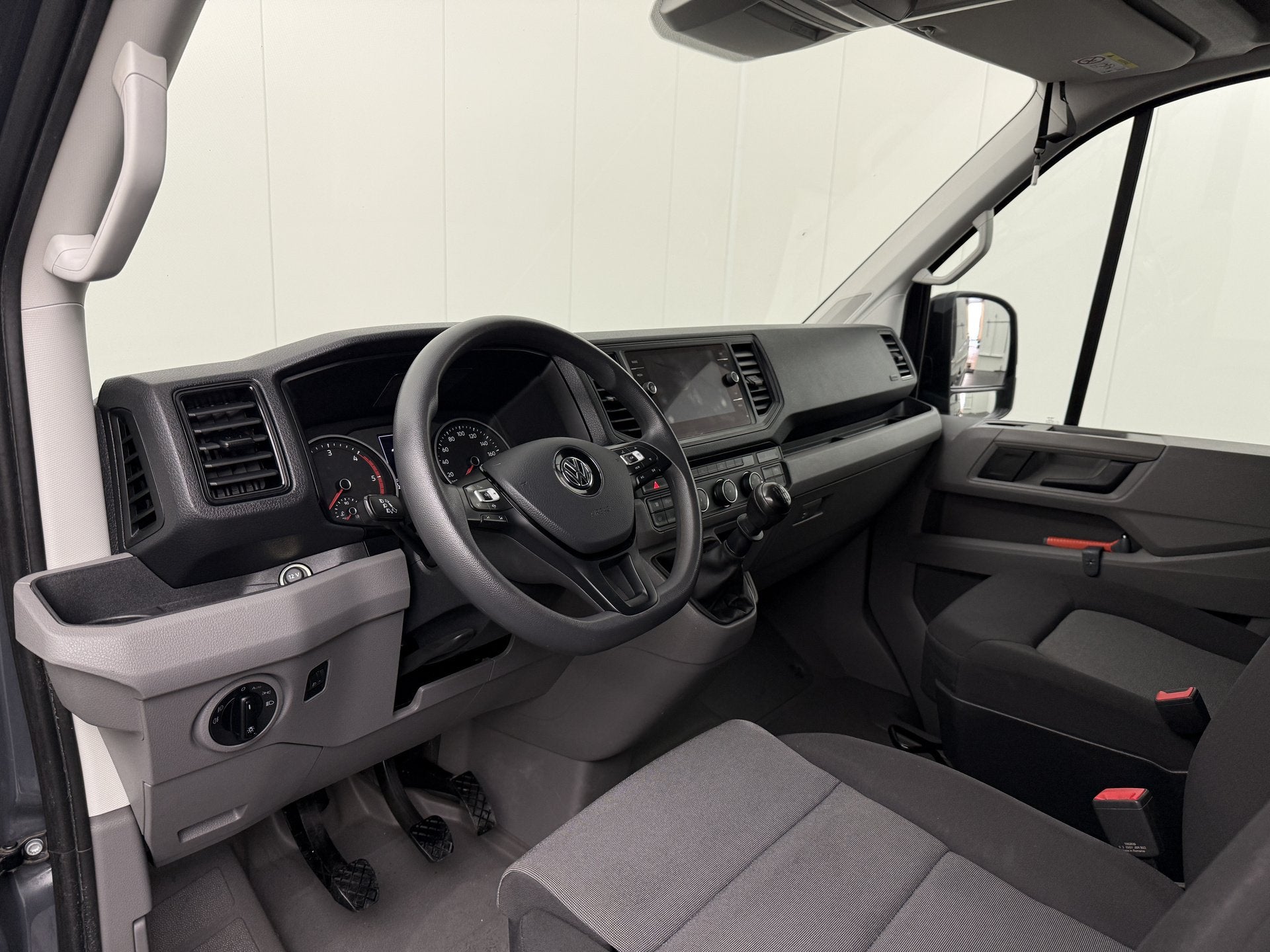 Volkswagen Crafter 2.0TDI 140PK L3H2 Highline | Navigatie |, Auto's, Bestelauto's, Stof, Gebruikt, 4 cilinders, 3000 kg