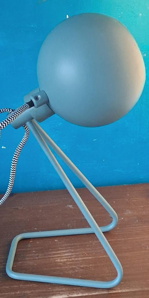 JYSK. Tafellamp. Metaal. Magneet.  31 cm., Ophalen, Post modern, Zo goed als nieuw, Metaal