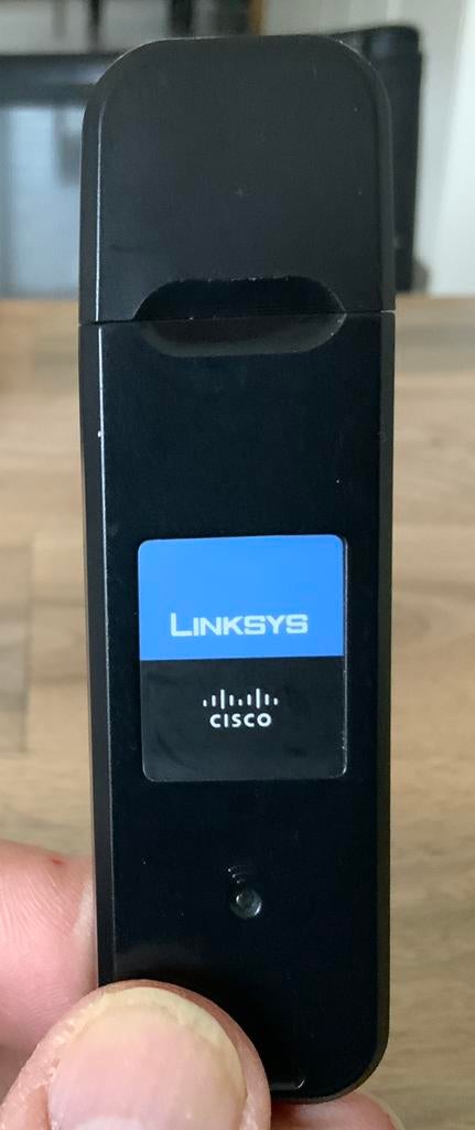 Linksys-Cisco Dual-Band Wireless-N USB Network Adapter, Computers en Software, Verzenden, Zo goed als nieuw