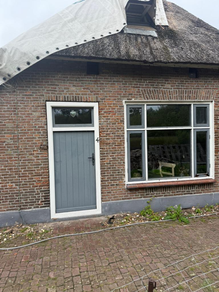 Hardhouten voordeur met kozijn en bovenraam uit boerderijtje, Doe-het-zelf en Verbouw, Deuren en Horren, 80 tot 100 cm, Ophalen of Verzenden
