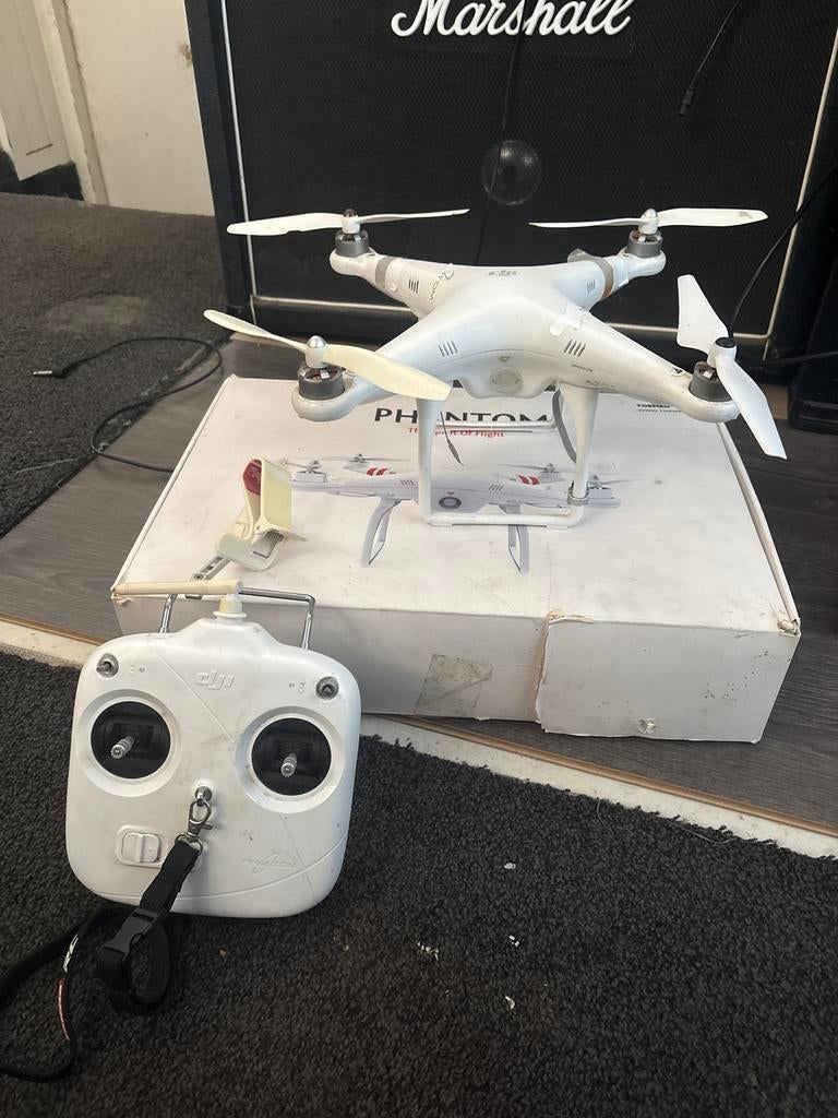 DJI Phantom Drone met Controller, Accu en Lader, Gebruikt, Cameradrone, 100 tot 1000 meter, Gimbal (camerastabilisatie)