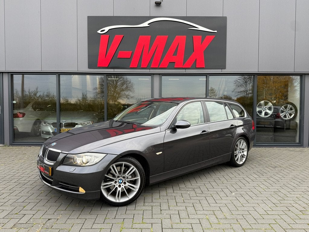 BMW 330i Touring AUT Executive Xenon Navi PDC Clima Trekhaak, Auto's, BMW, Bedrijf, Te koop, 3-Serie, ABS, Airbags, Airconditioning