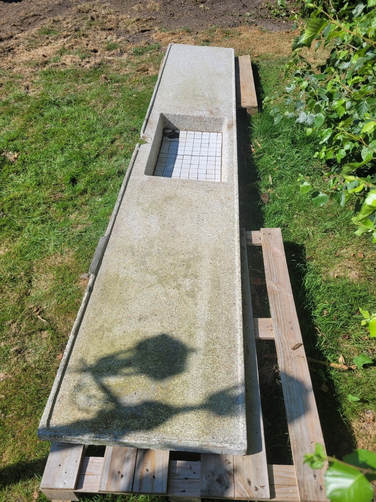 Oud betonnen aanrechtblad met spoelbak en tegeltjes, Ophalen, Gebruikt