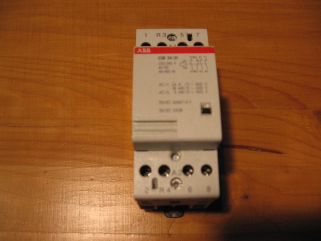 ABB magneetschakelaar ESB 24-31 relais., Ophalen of Verzenden, Gebruikt