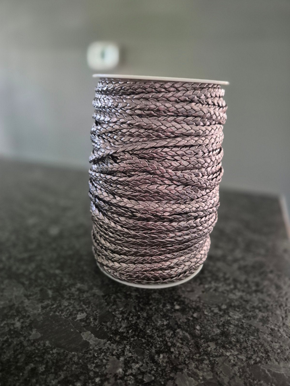Gevlochten nep leer - Zilverkleurig - 3mm, Ophalen of Verzenden, Overige typen