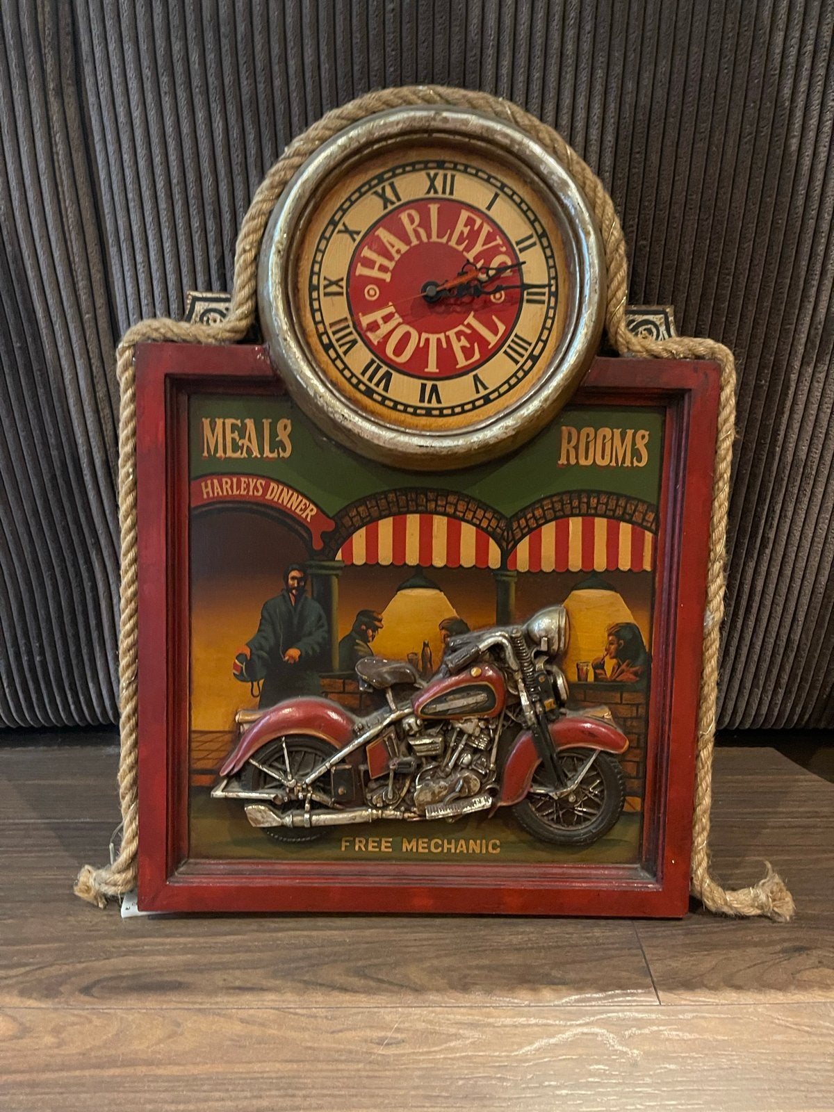 Harley's Hotel Klok Schilderij met 3D Motor, Ophalen of Verzenden
