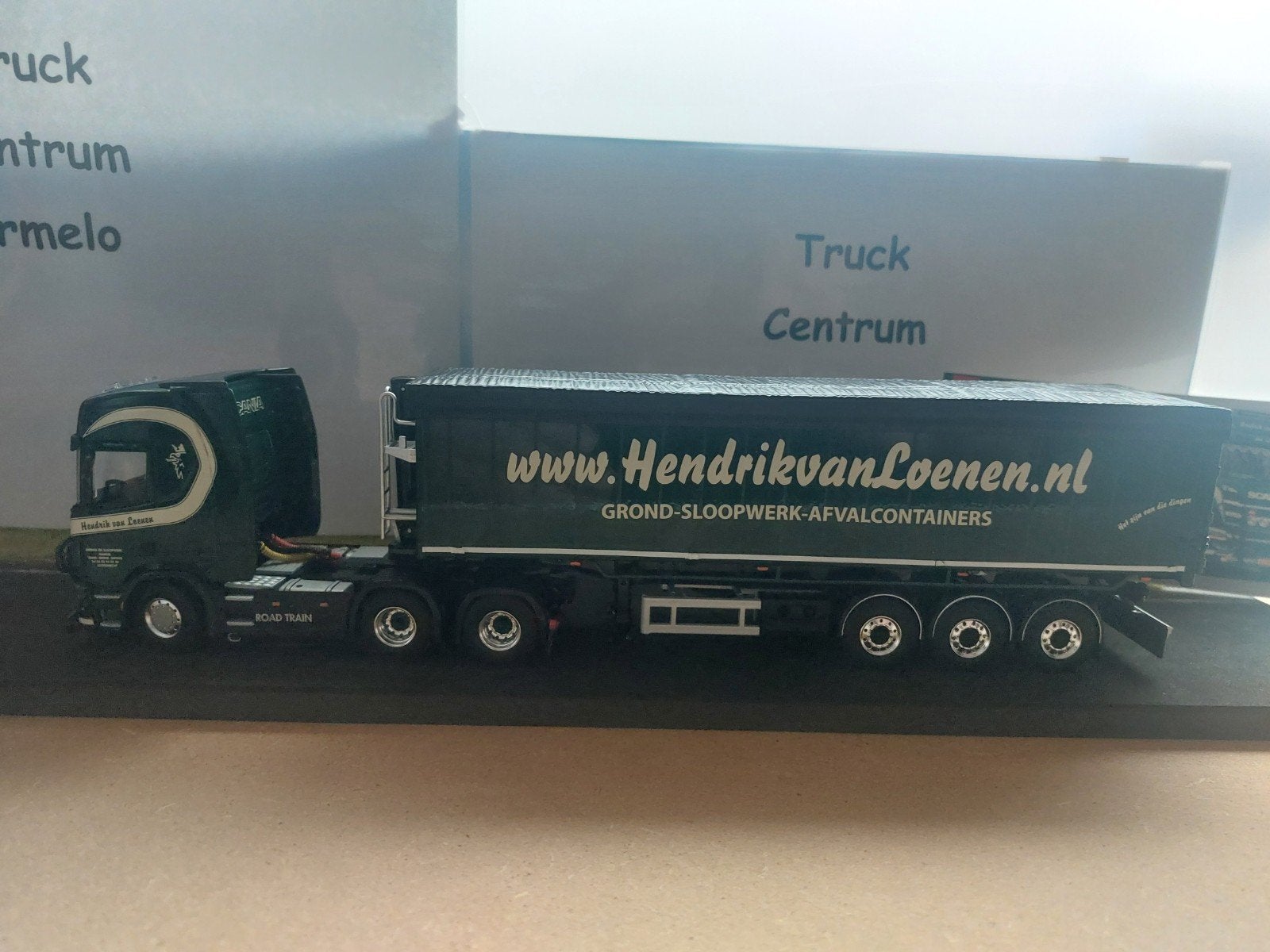 Hendrik van Loenen; SCANIA R HIGHLINE
CR20H 6X2 TAG AXLE TIP, Ophalen of Verzenden, Nieuw, Bus of Vrachtwagen, Wsi
