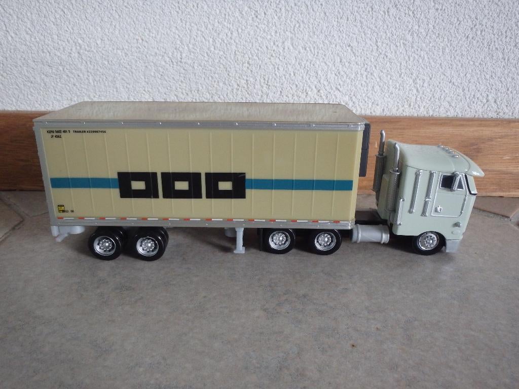 Disney Pixar Cars Ben Crankleshaft 2010 + Natalie Certain, Ophalen of Verzenden, Overige figuren, Zo goed als nieuw, Overige typen
