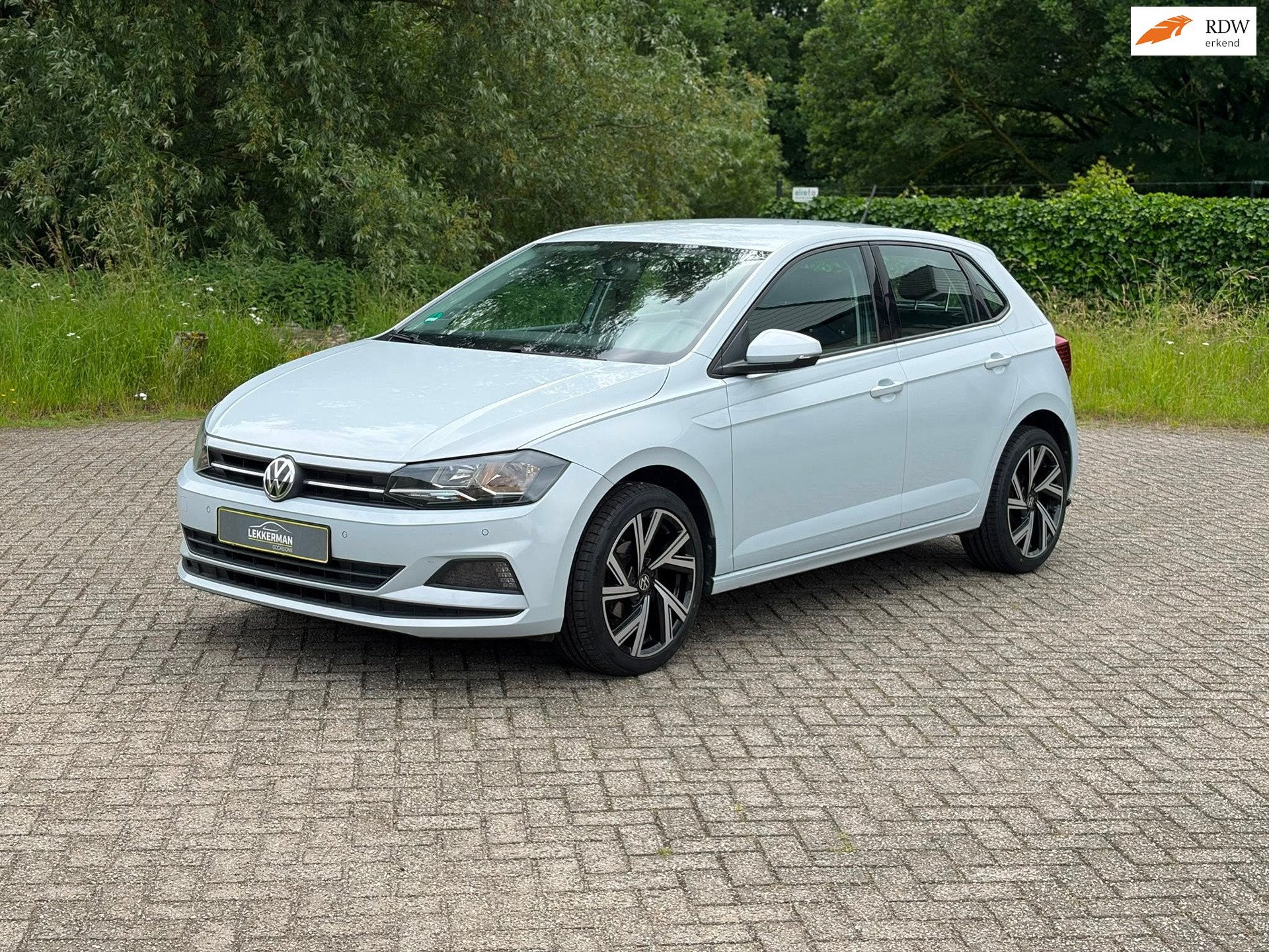 Volkswagen Polo 1.0 High Line I PDC I R - LINE VELGEN I BLUE, Auto's, Volkswagen, 1005 kg, Gebruikt, LED verlichting, Wit