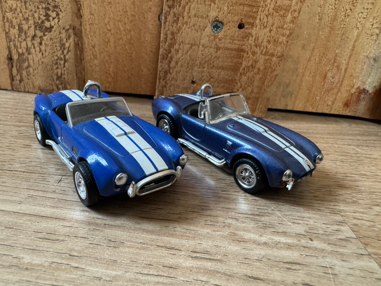 2x Shelby Cobra 427 S-C 1:43, Ophalen of Verzenden, Zo goed als nieuw, Auto