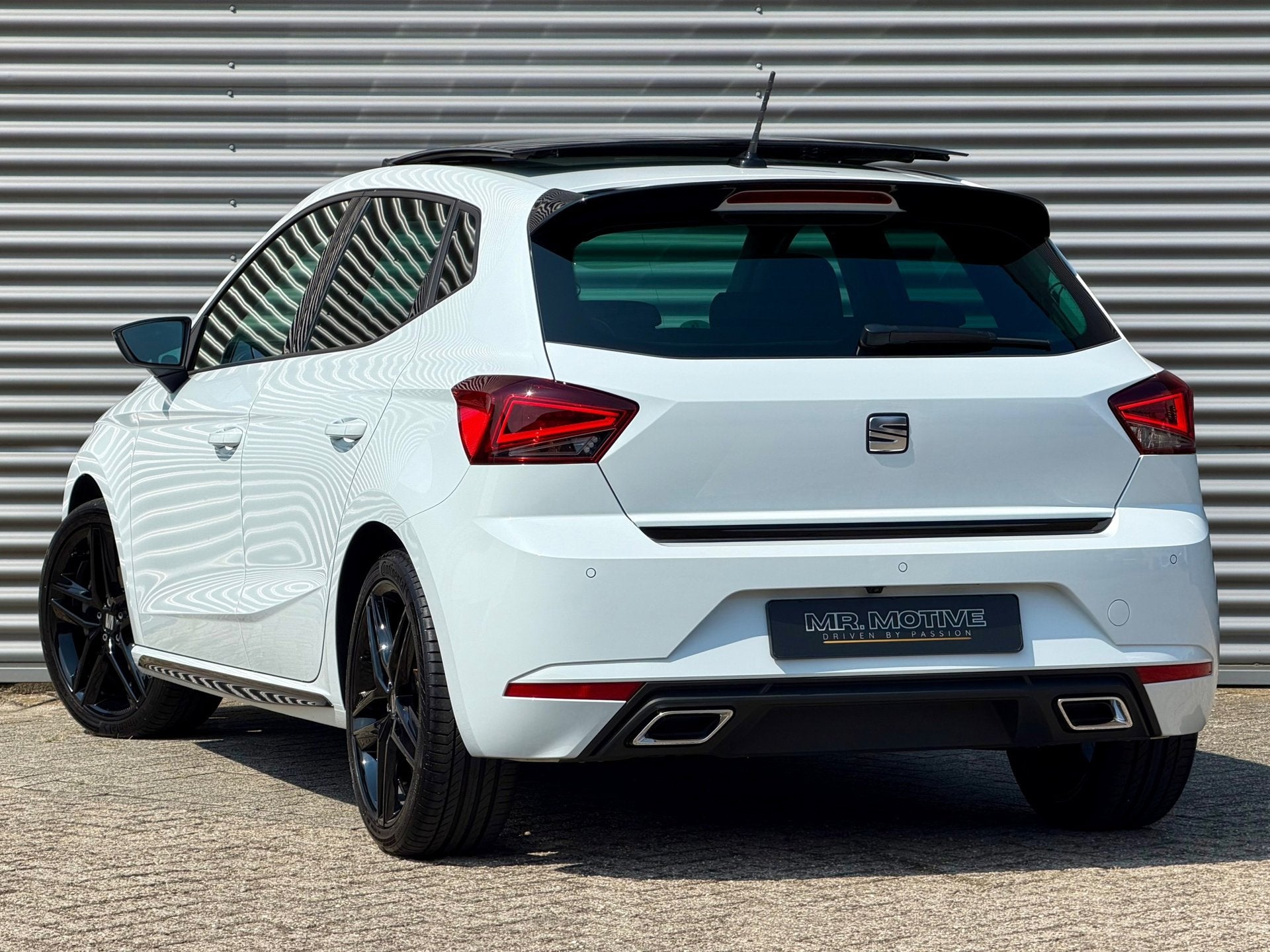Seat IBIZA 1.5 TSI FR Black Edition DSG | Alcantara | Panora, 4 cilinders, 150 pk, 610 kg, 1138 kg