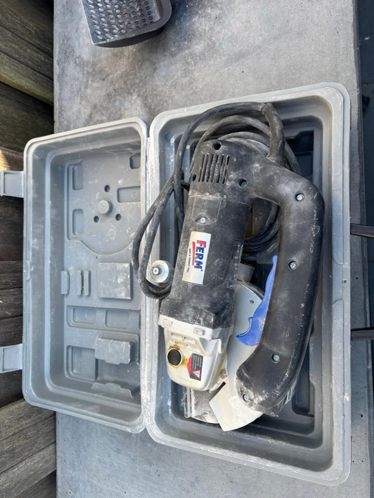 Ferm FWS-125/3K Muurfrees - Gebruikt, Doe-het-zelf en Verbouw, Gebruikt, Overige typen, Ophalen of Verzenden, 30 tot 70 mm