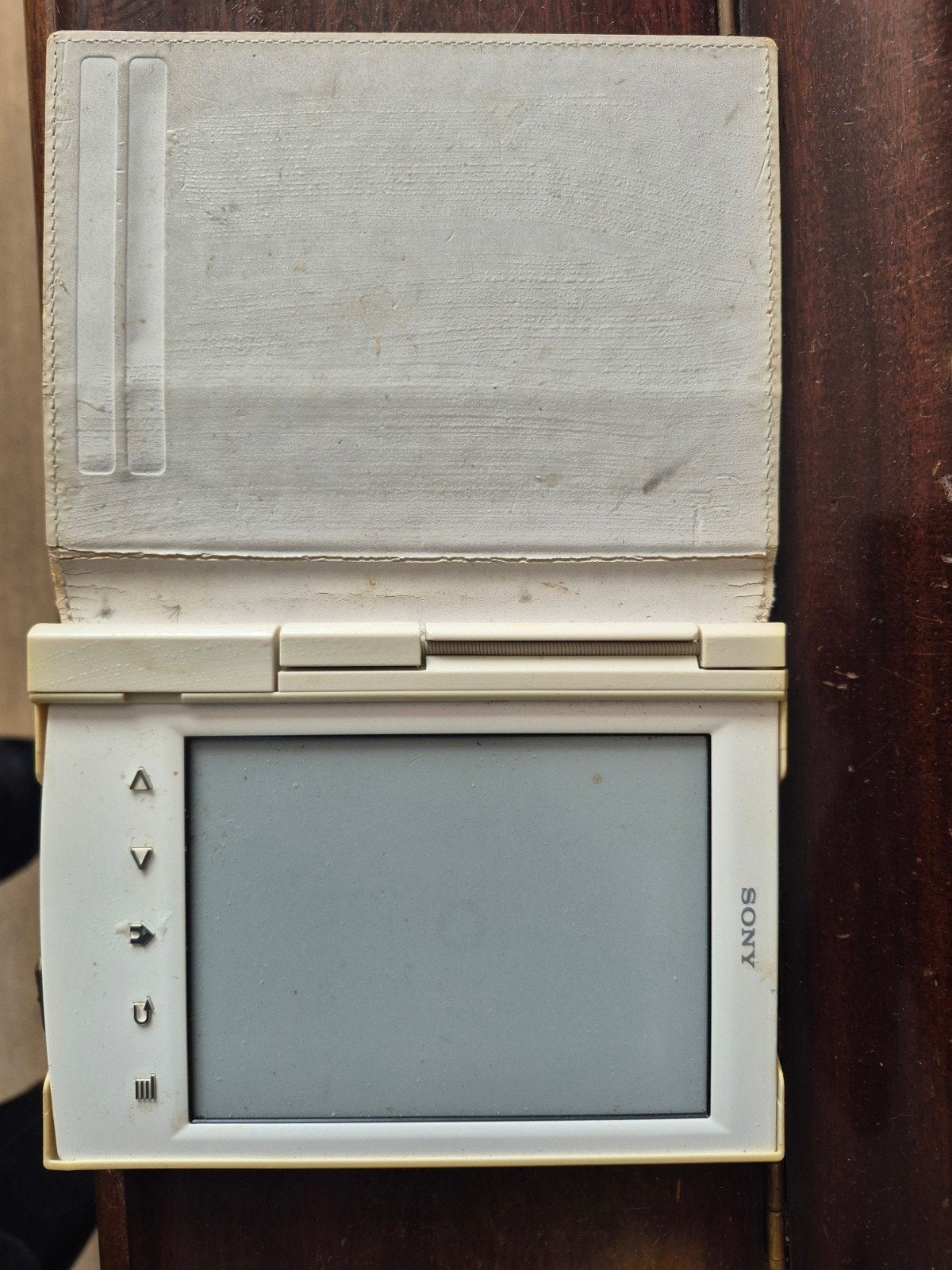 Sony e-reader met hoesje - Vintage model, Gebruikt, Ophalen of Verzenden, 4 GB of minder, Sony
