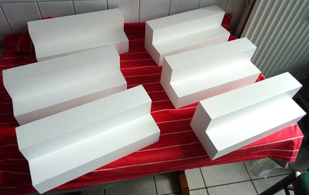 6 Verhogingen / Display's om auto's of treinen op te zetten, Gebruikt, Hout, Ophalen of Verzenden, Wit