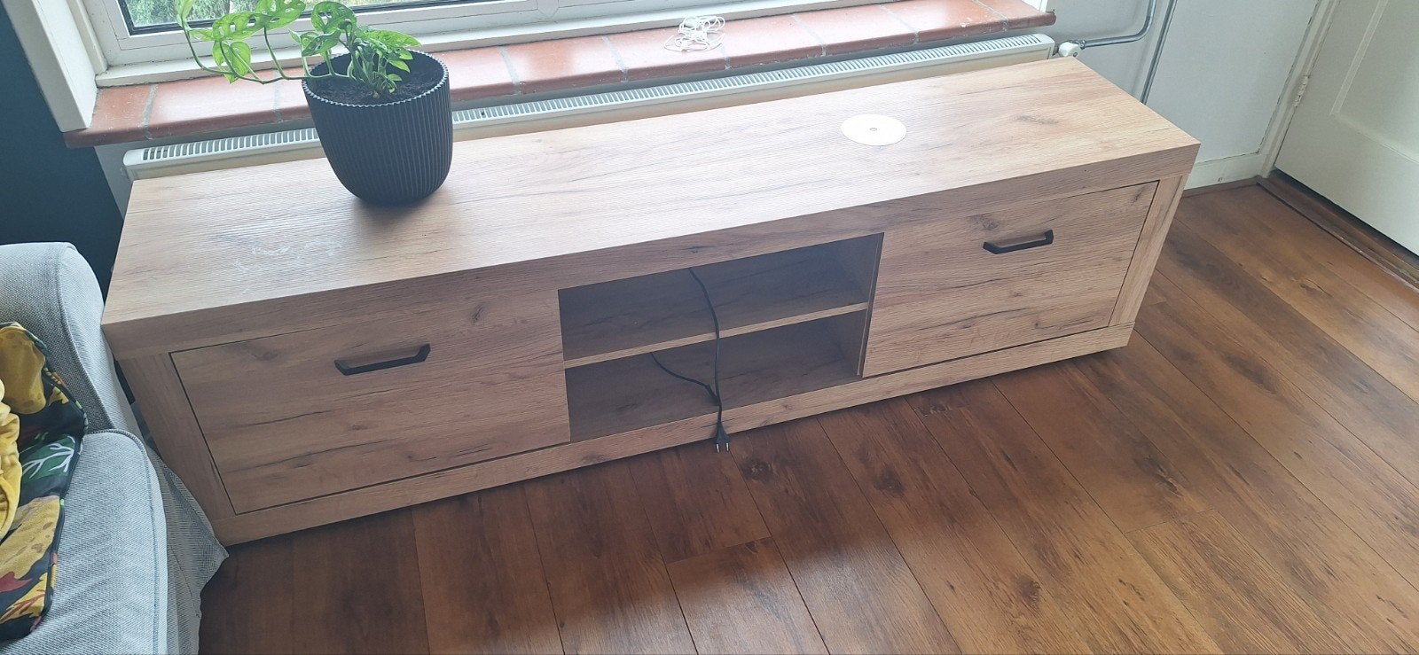 TV kast Jysk Lintrup, Huis en Inrichting, Kasten | Televisiemeubels, Ophalen, 150 tot 200 cm, Zo goed als nieuw, Minder dan 100 cm