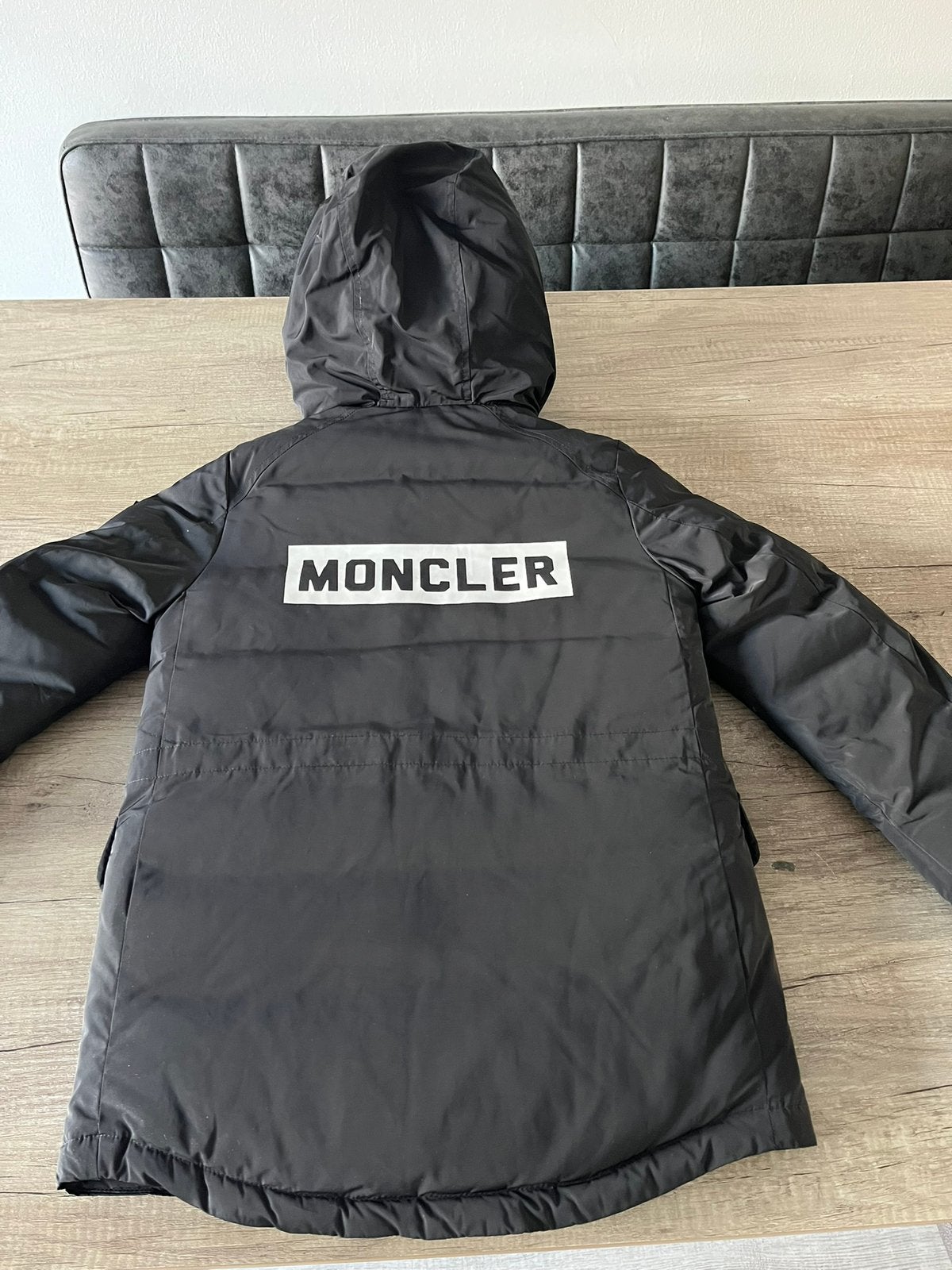 Moncler winterjas, Ophalen of Verzenden, Zo goed als nieuw, Jongen, Jas
