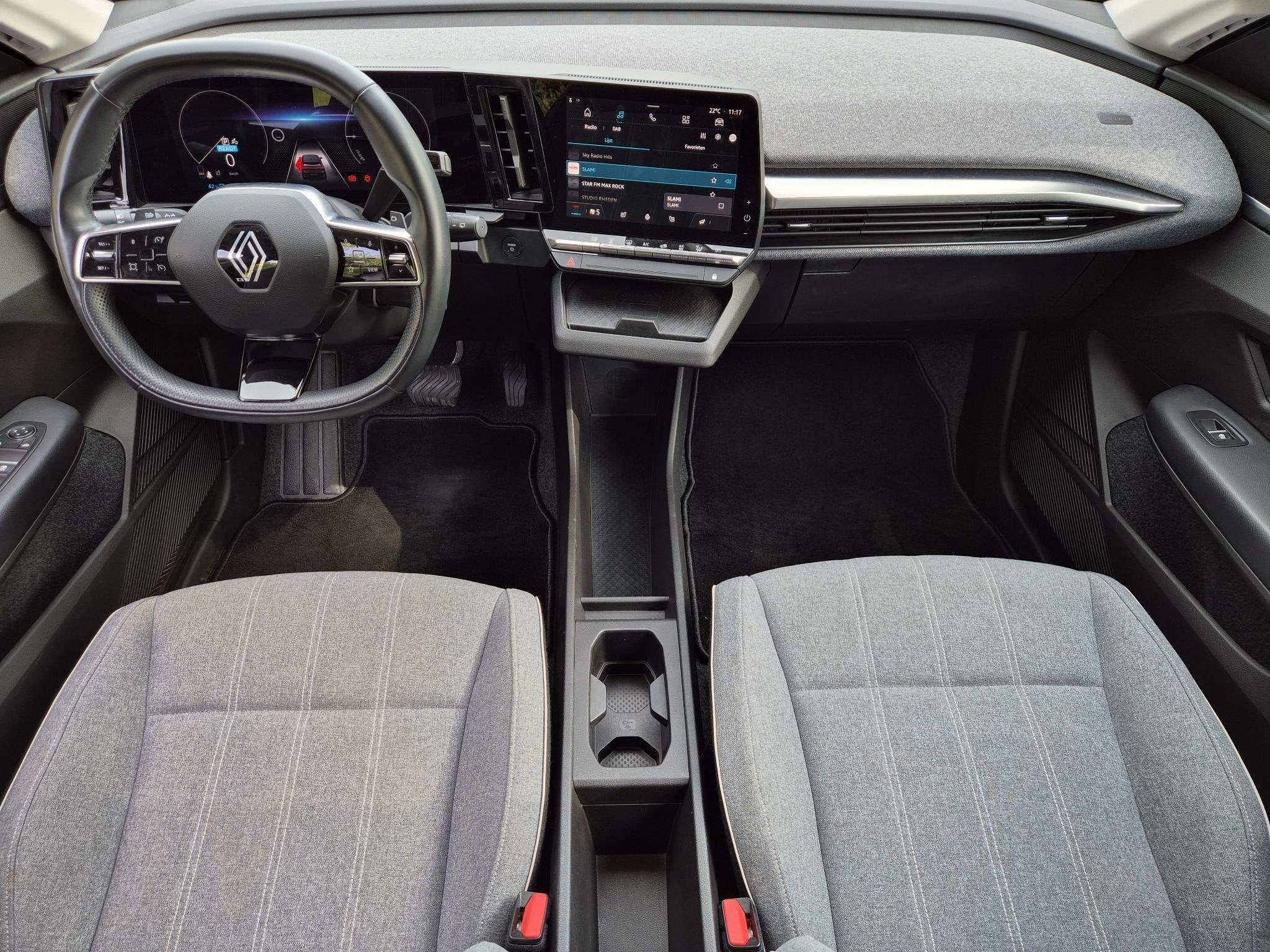 Renault Megane E-Tech EV40 Charge Equilibre / SOH 94,60% / D, Auto's, Stof, Gebruikt, 300 km, Wit