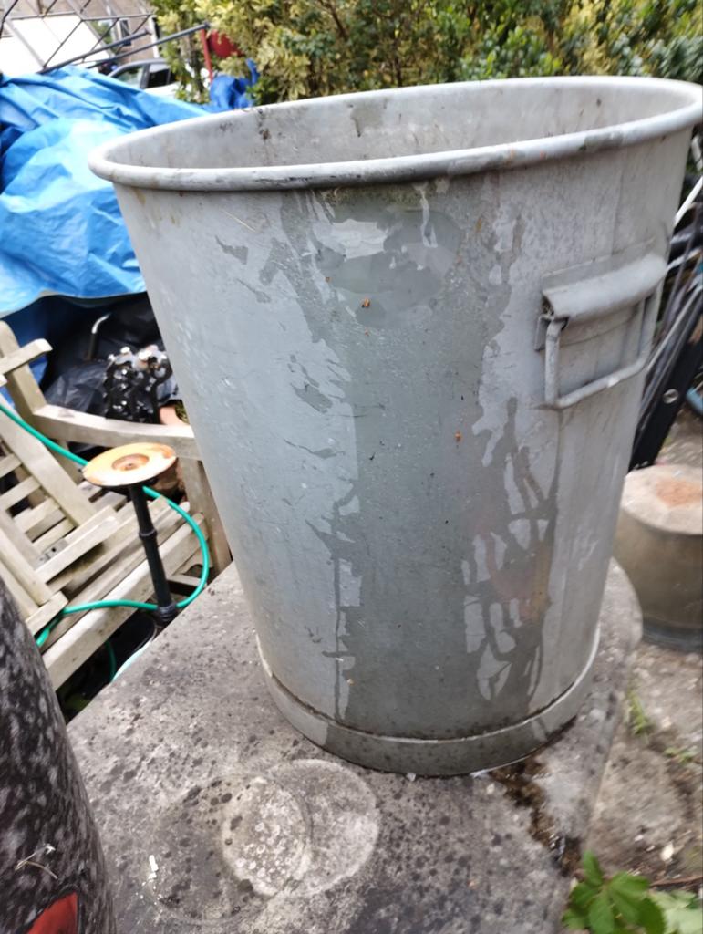 Grote mooie zinken bakken, Ophalen, Rond, Metaal, Minder dan 30 cm