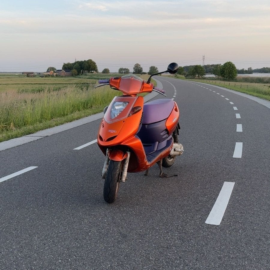 Aprilia Sonic Spice Girls Edition 1998, Origineel, 6.600 km, Ophalen, Overige modellen, Zo goed als nieuw, Benzine