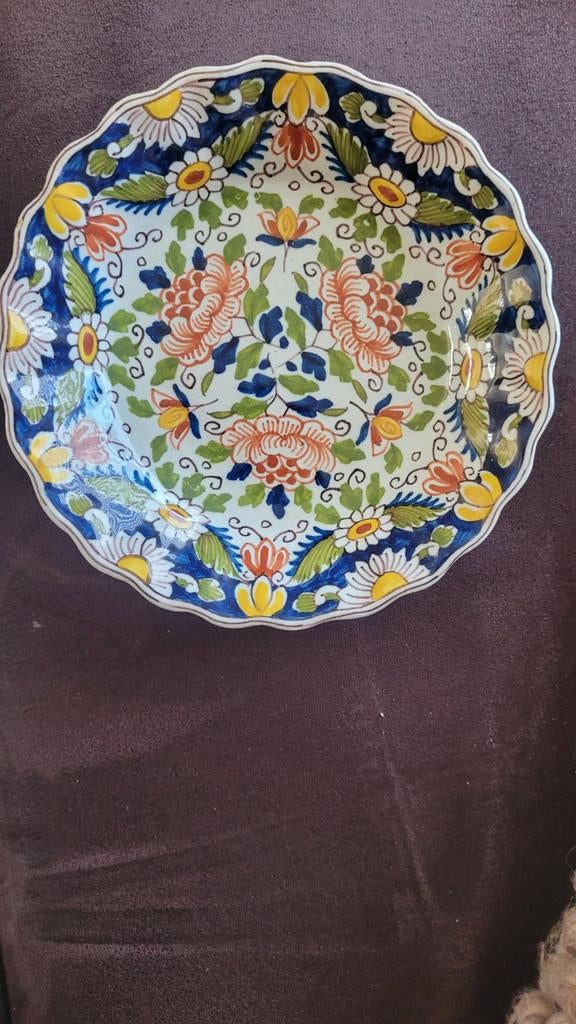 Antiek Makkum Wandbord - Handgeschilderd Bloemenmotief, Antiek en Kunst, Antiek | Porselein, Ophalen of Verzenden