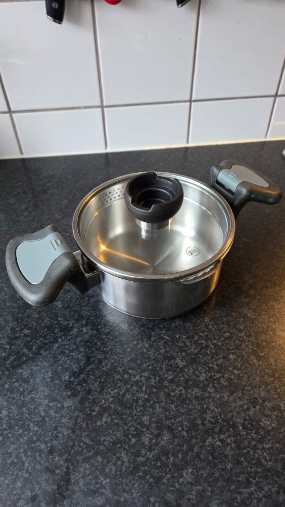 Carl Schmidt Sohn ARON kookpan 16 cm + glazen deksel, Pot, Bus of Blik, Ophalen of Verzenden, Zo goed als nieuw, Overige merken