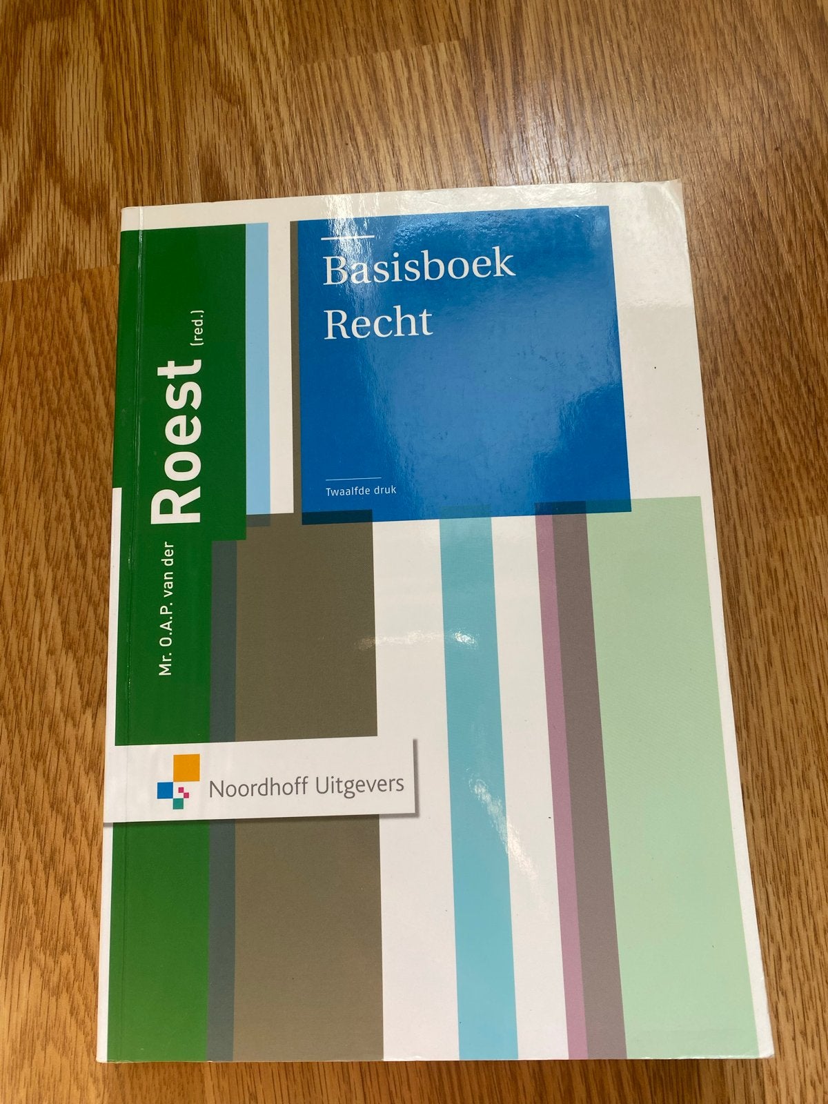 Basisboek Recht - Mr. D.A.P. van der Roest (twaalfde druk), Ophalen, Gamma, Zo goed als nieuw, HBO