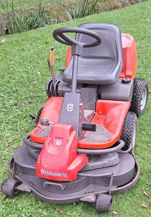 Husqvarna Rider 16 zitmaaier in onderdelen, Tuin en Terras, Cirkelmaaier, Gebruikt, Ophalen of Verzenden, Benzine-grasmaaier