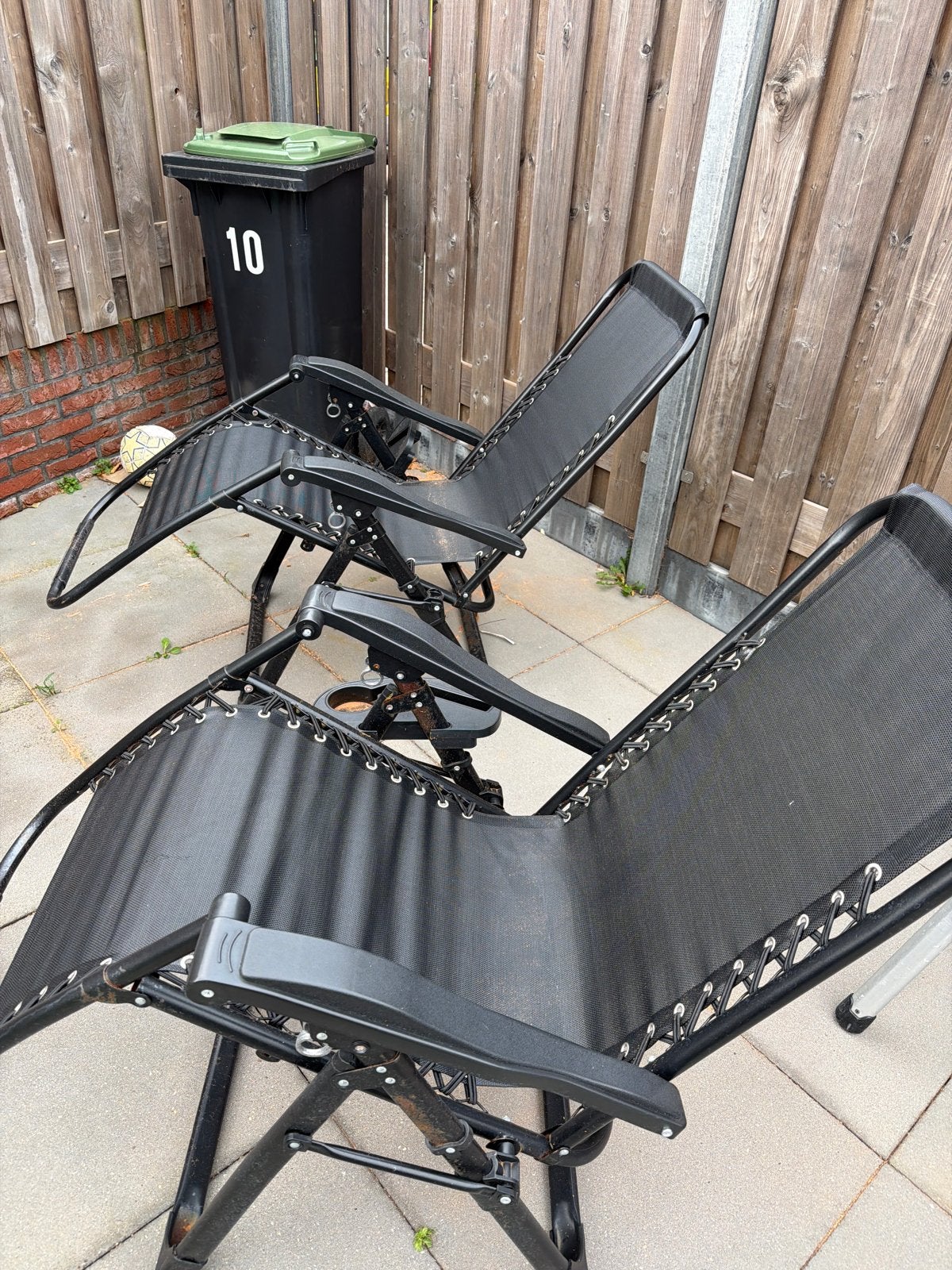 2x Zwarte Verstelbare Tuinstoelen - Comfortabel & Inklapbaar, Ophalen of Verzenden, Gebruikt, Metaal, Inklapbaar