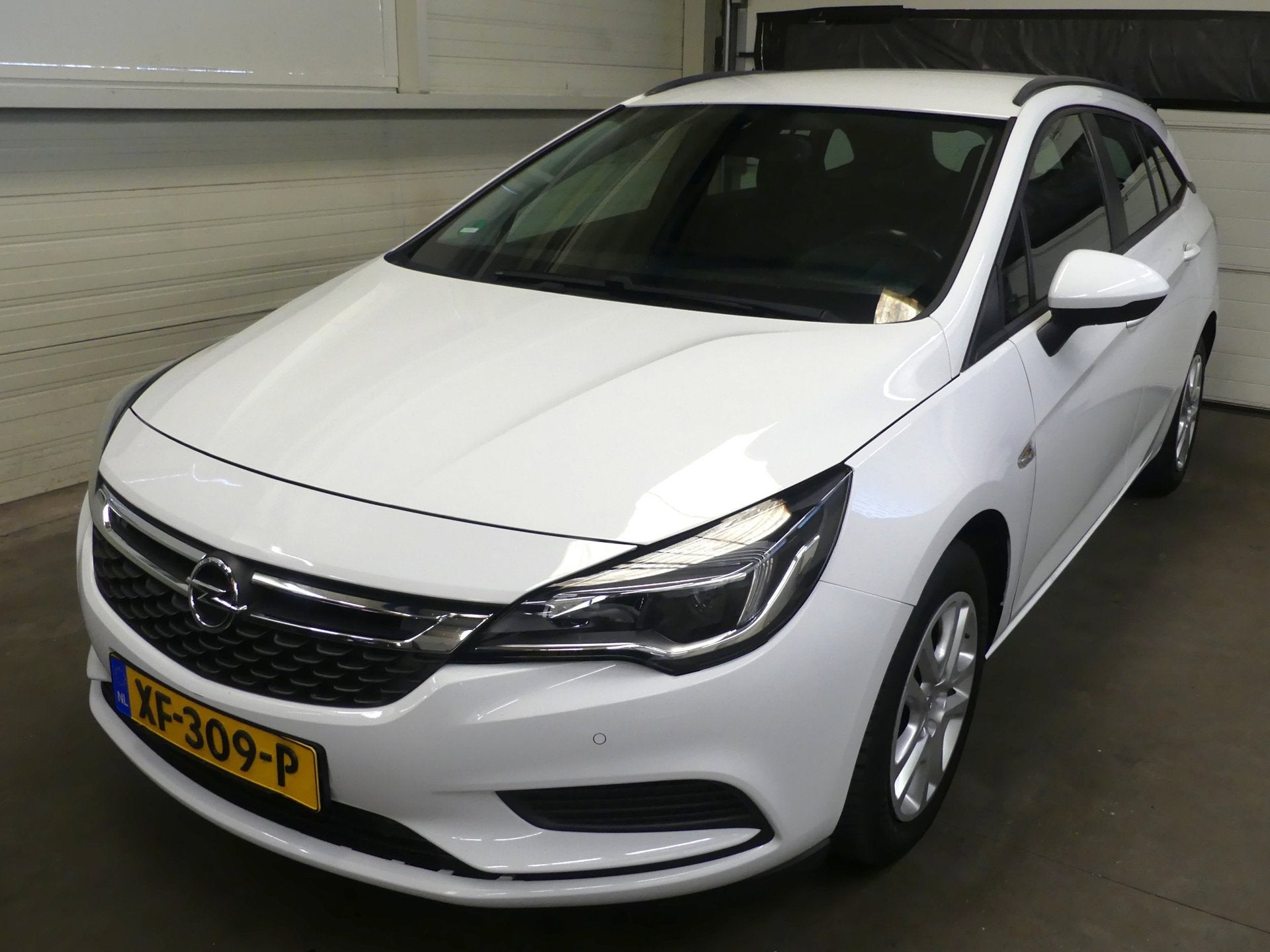 Opel Astra Sports Tourer 1.0 Turbo Online Edition - Trekhaak, Voorwielaandrijving, Stof, Gebruikt, 1178 kg