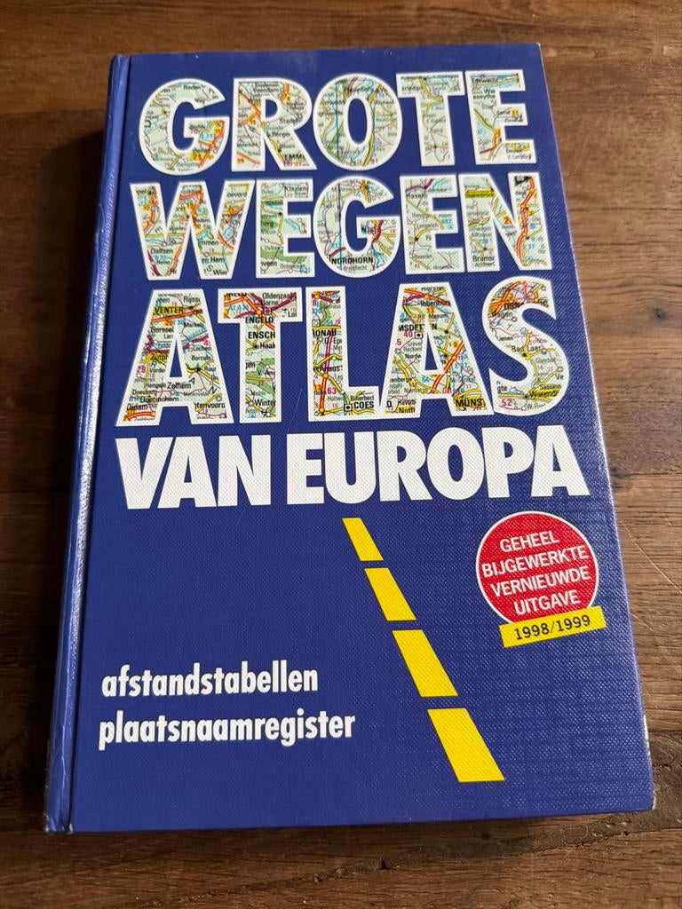 Grote Wegenatlas van Europa 1998/1999, Boeken, Atlassen en Landkaarten, Gelezen, Overige atlassen, 1800 tot 2000, Europa Overig