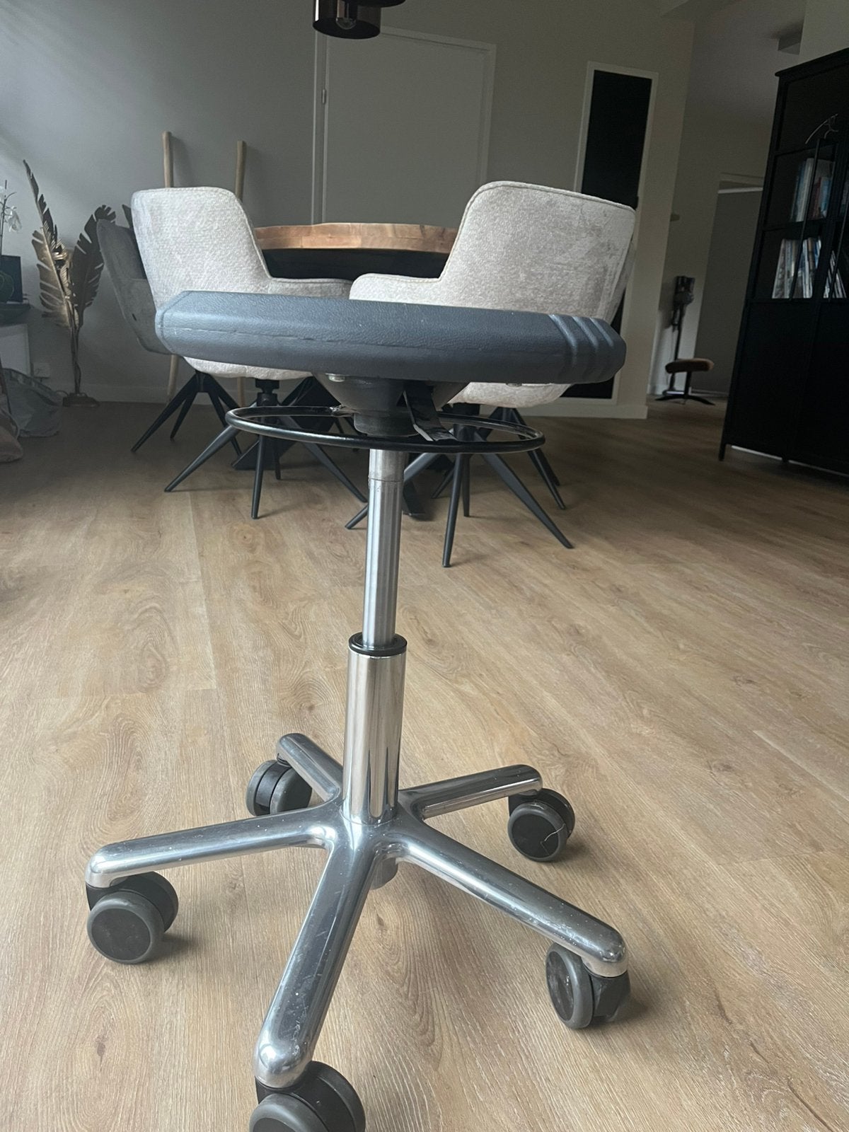 Werkkruk, Huis en Inrichting, Bureaustoelen, Ophalen, Gebruikt, Zwart, Bureaukruk