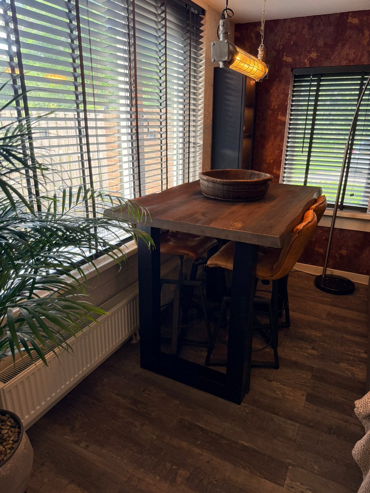 Complete bartafel + 4 verstelbare stoelen, Ophalen, Zo goed als nieuw, Inclusief barstoelen