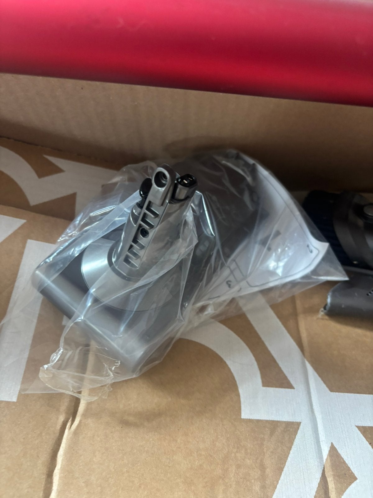 Dyson accu batterij 2x (1 gloednieuw), Witgoed en Apparatuur, Stofzuigers, Ophalen of Verzenden, Nieuw