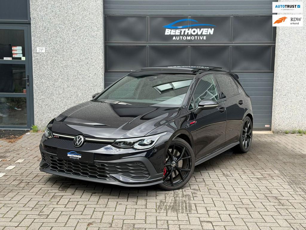 Volkswagen GOLF 2.0 TSI GTI Clubsport Matrix/H&K/HuD/Pano, Euro 6, 4 cilinders, 1984 cc, Zwart