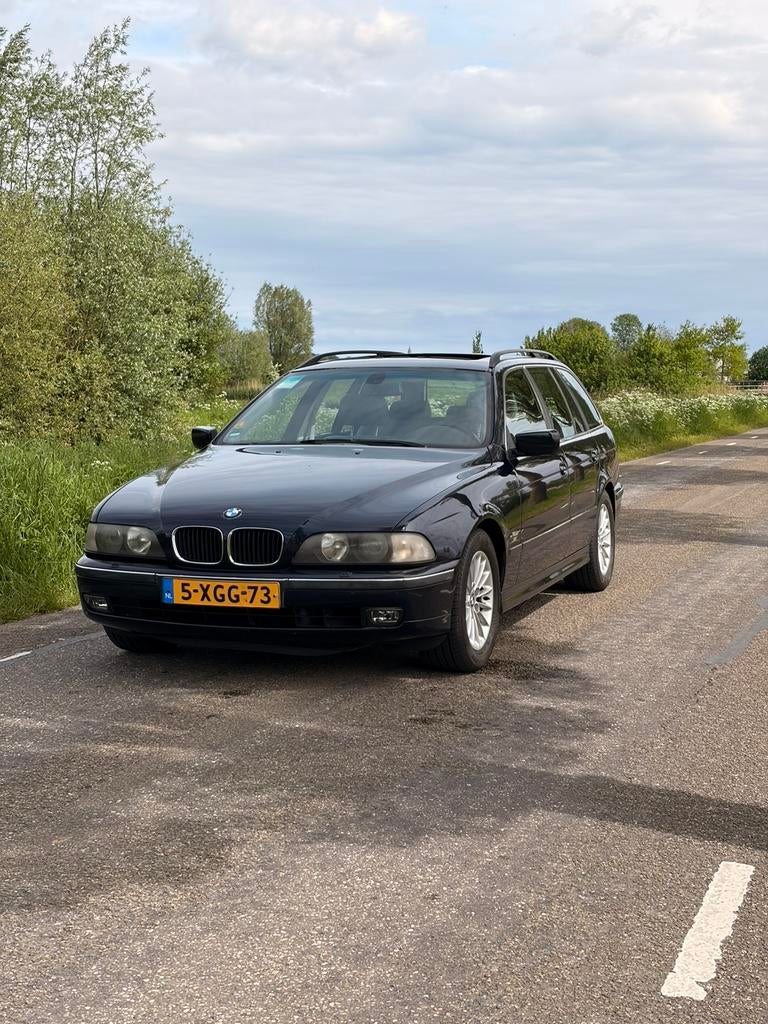 BMW 528I Touring Automaat, Auto's, BMW, Automaat, Achterwielaandrijving, 2000 kg, Blauw
