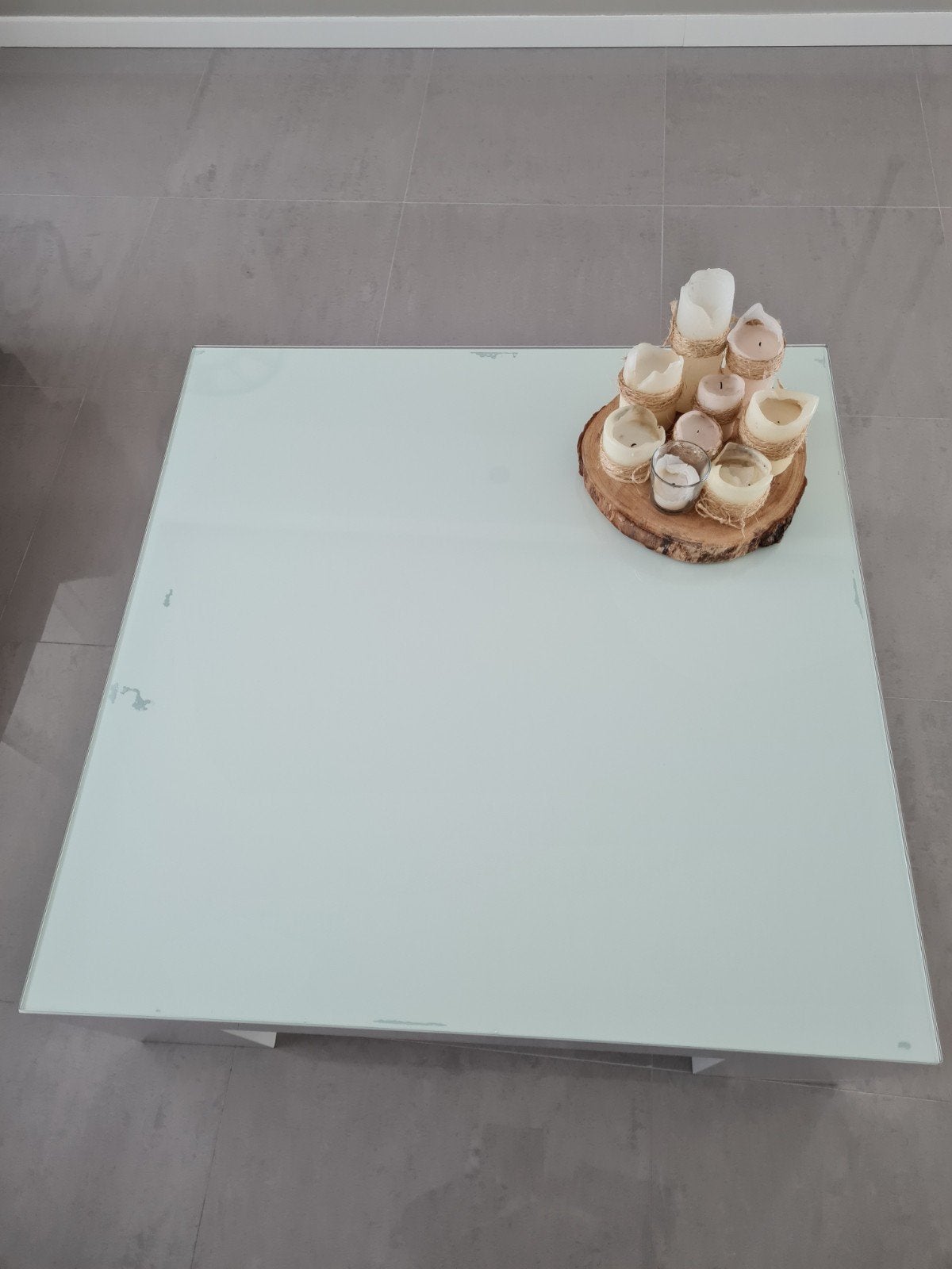 Unieke handgemaakte salontafel met glazen blad (1x1m), 50 tot 100 cm, Glas, Vierkant, Zo goed als nieuw