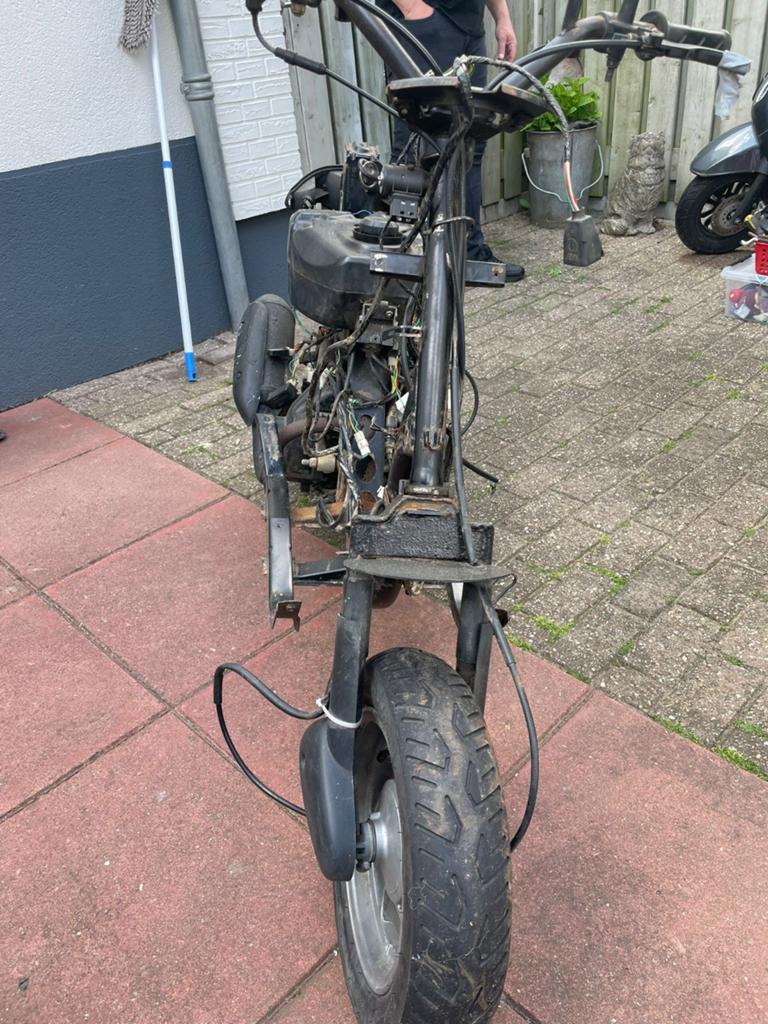 Peugeot zenith is helemaal compleet maar was een project, Fietsen en Brommers, Brommers | Tomos, Ophalen, Gebruikt