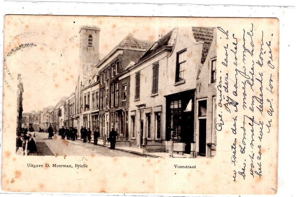 Brielle  In de Voorstraat 1901, Verzamelen, Ansichtkaarten | Nederland, Verzenden, Voor 1920, Zuid-Holland